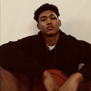 Meet your Posher, Khai